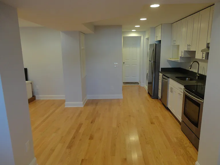 1729 Hobart St NW — Photo 7