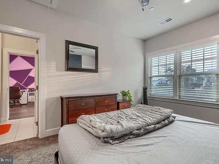 7142 Starmount Way — Photo 49
