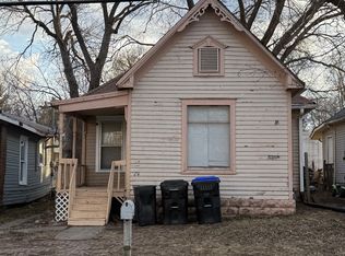 117 SE 14th St, Topeka, KS 66612
