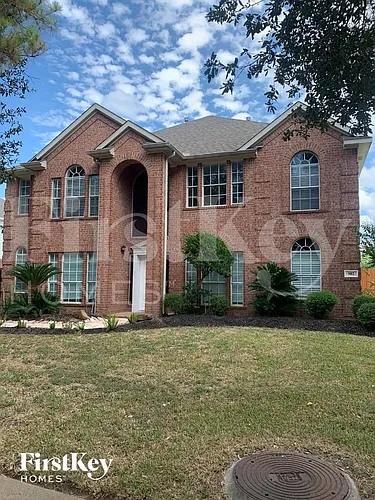 902 Rock Springs Dr Photo 1
