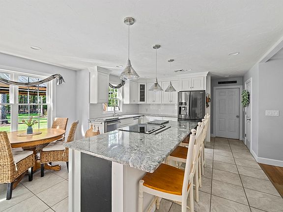 4th image of 4 Bruce Rd