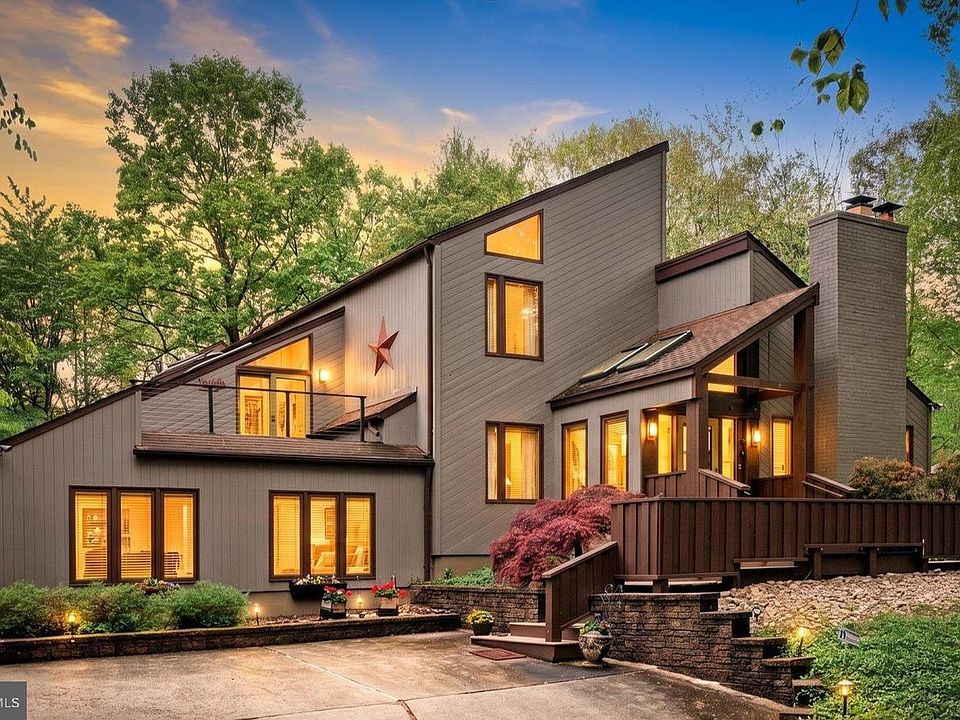 1st image of 621 Hanover Dr