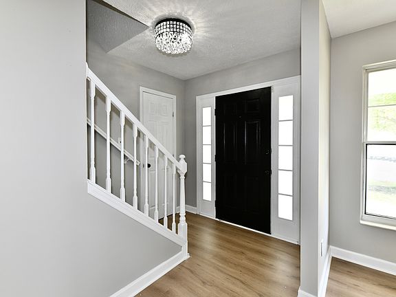 4th image of 1832 Ambassador Ct