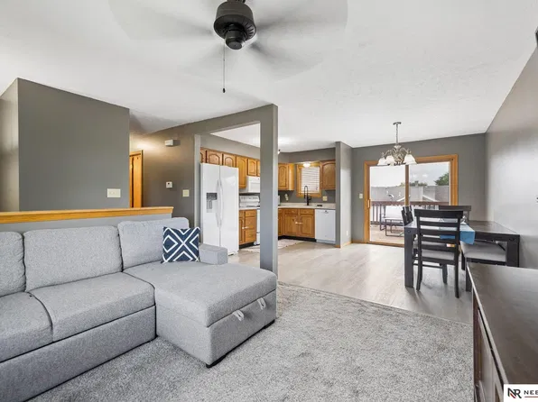 2034 NW 55th St, Lincoln, NE 68528