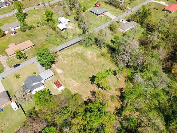 4th image of 1009 Green Rd