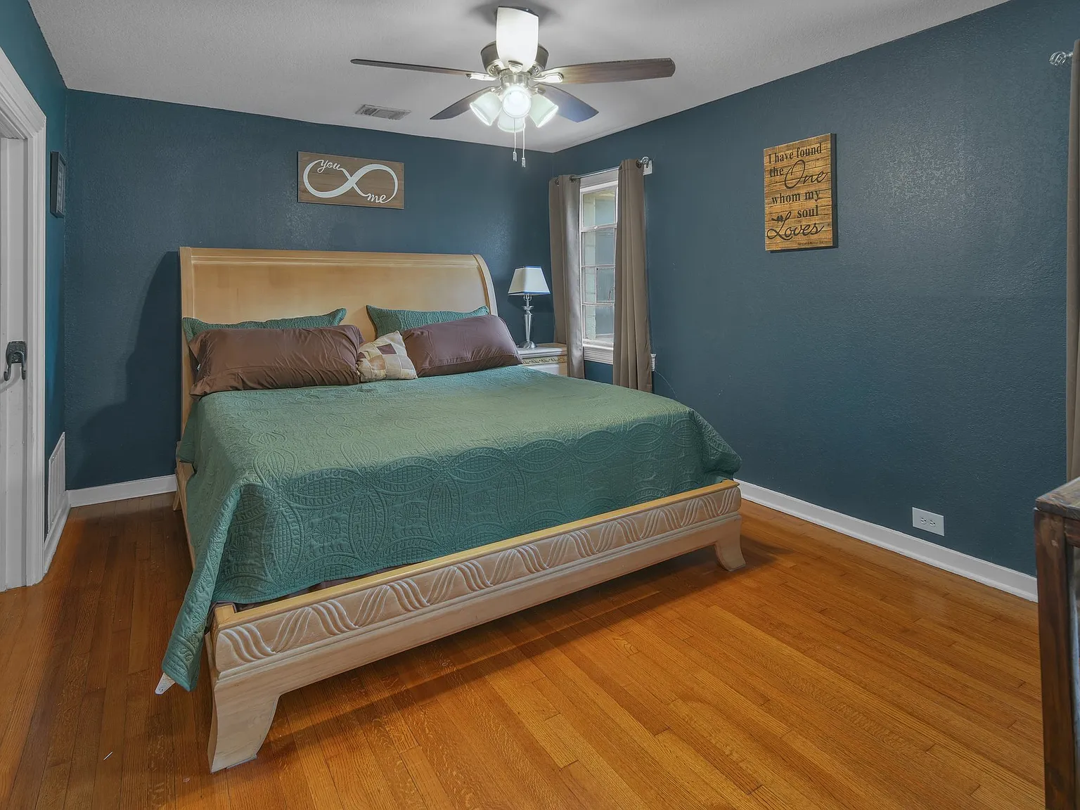 2 bed, 1602 sqft, $2,700 — Photo 3