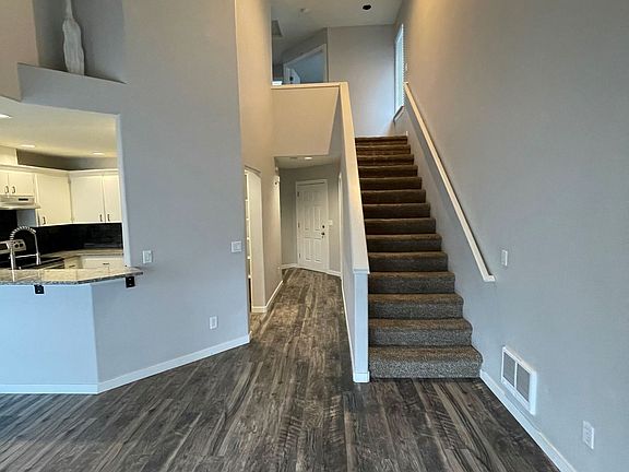 3rd image of 12528 SE Taggart St