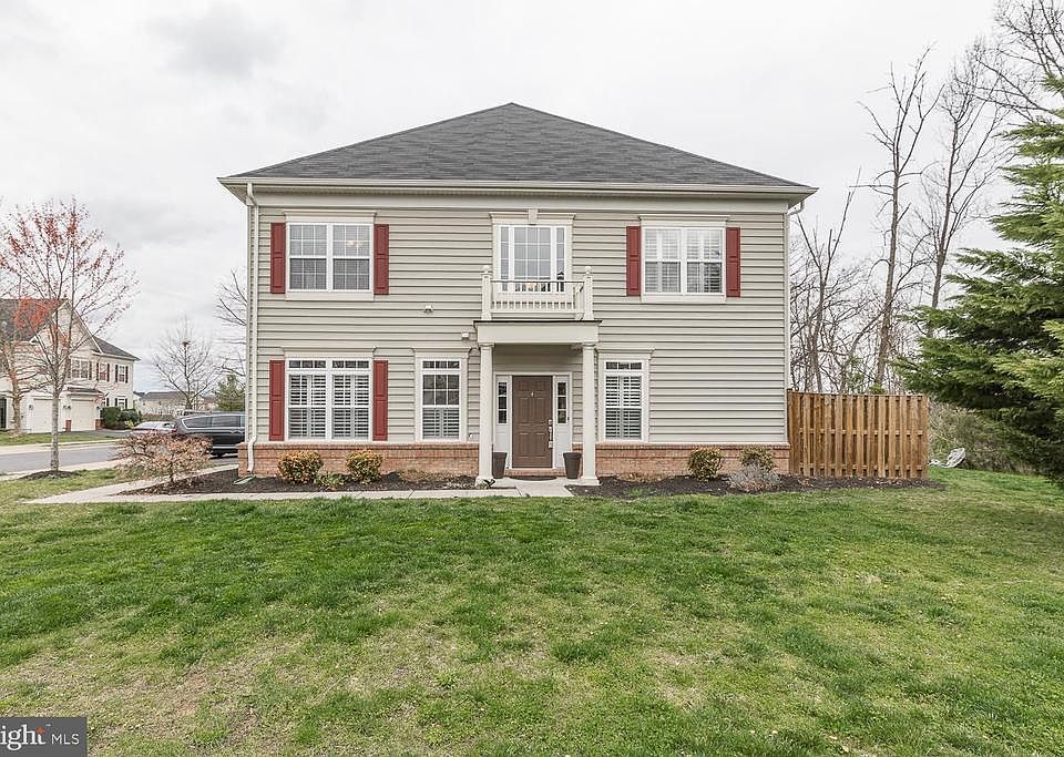 1st image of 124 Carnoustie Ln