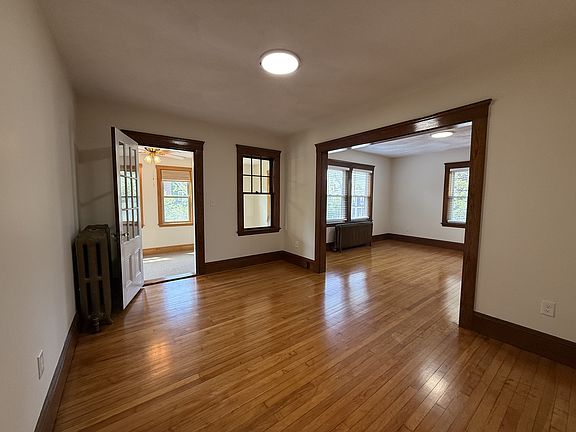4th image of 585 High St #2