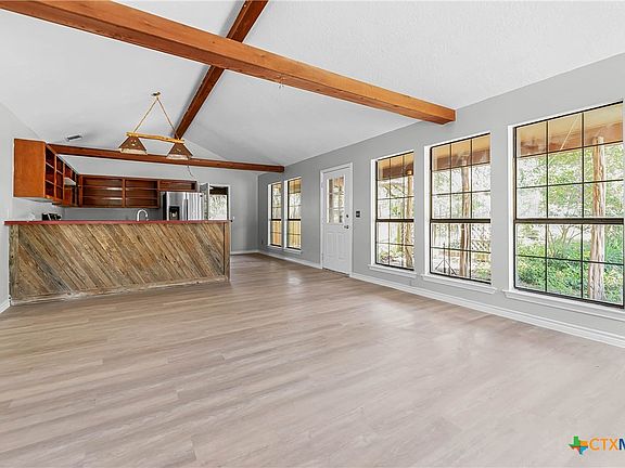 3rd image of 127 Paloma Dr