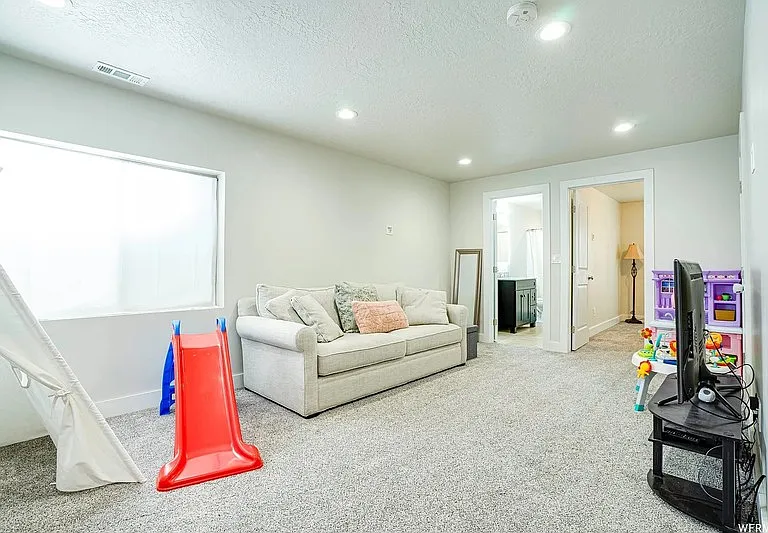 789 W Star Spangled Dr — Photo 22