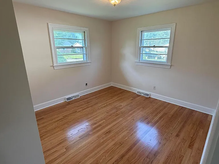 2510 Trull St SW — Photo 8