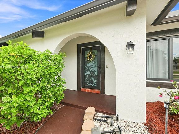 4th image of 8656 SW 50th St