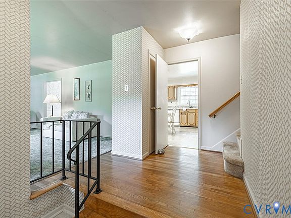 5th image of 9401 Avalon Dr