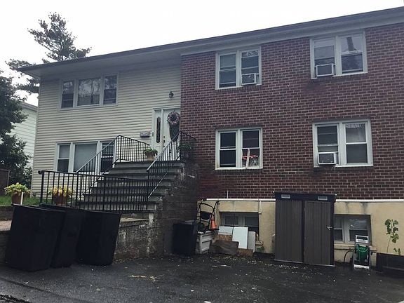 4th image of 28 Hillside Ave