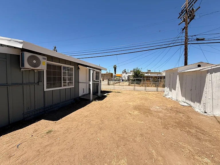 10916 Santa Rosa Ave #B — Photo 3