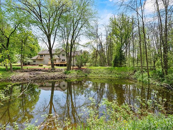 3rd image of W8678 Hillview Rd