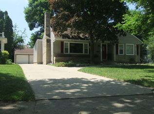 1831 Crescent Dr, Springfield, OH 45504