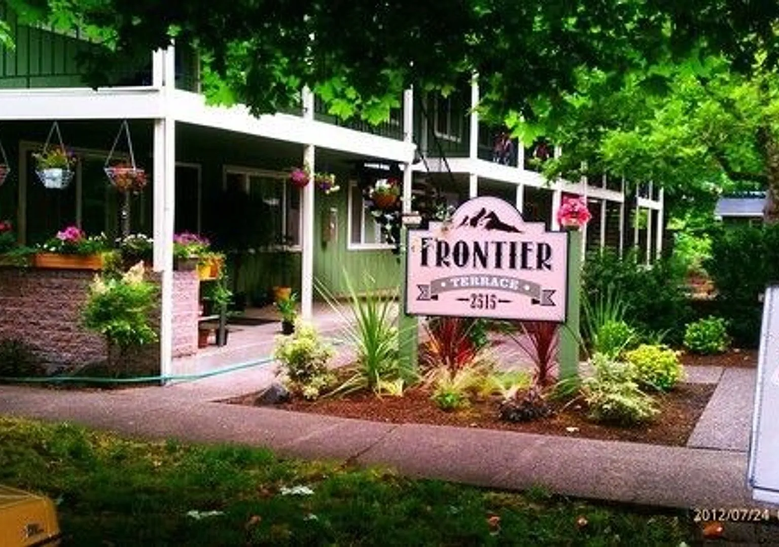 Frontier Terrace — Photo 1