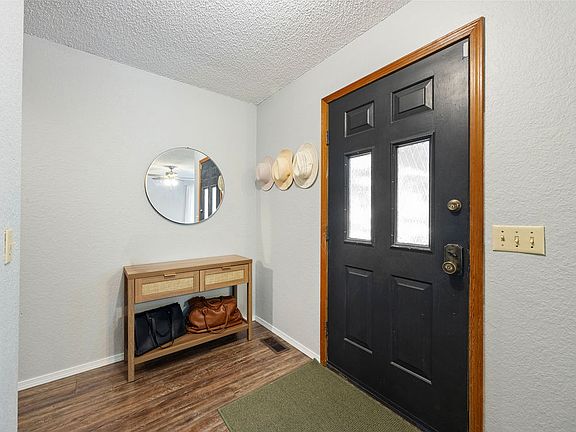 3rd image of 13 Cumbrian Dr