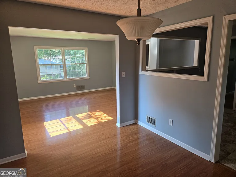 1387 Town Country Dr SE — Photo 4