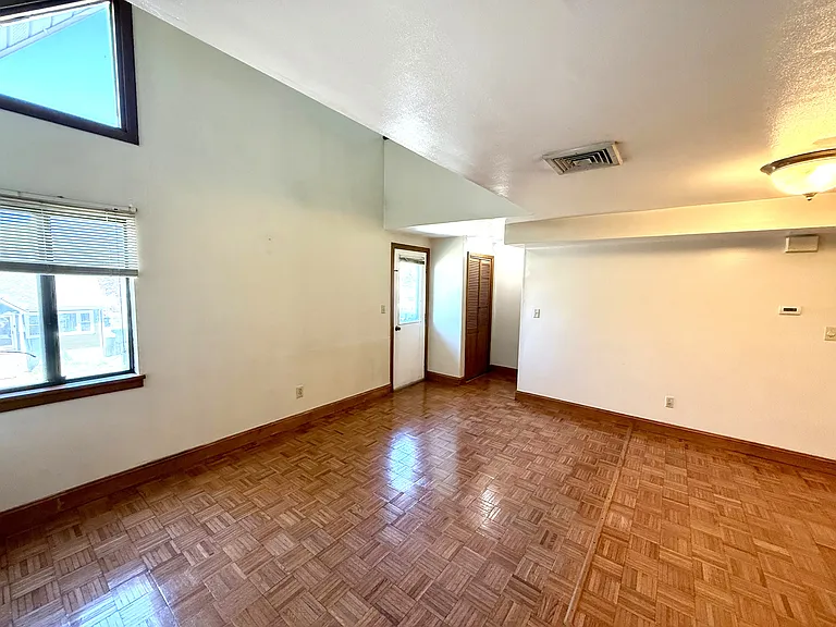 105 Tremont Ave #C — Photo 4