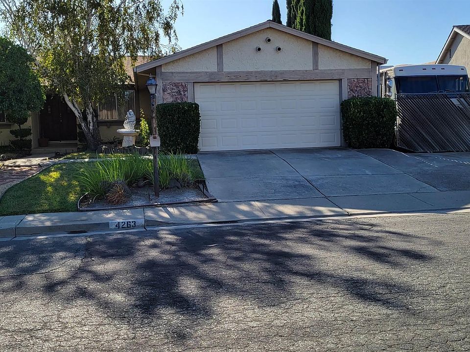 1st image of 4263 Thornhill Way