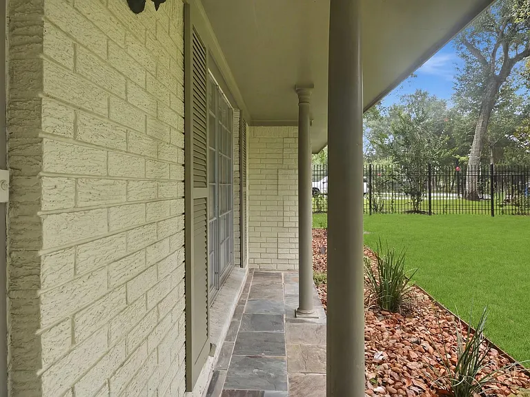 1511 Sungail Dr — Photo 7