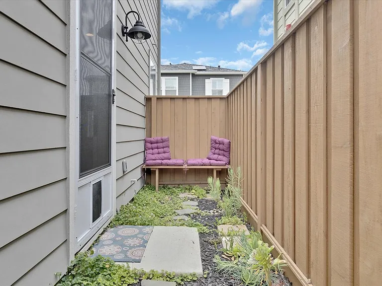 2760 Telegraph Blvd — Photo 4