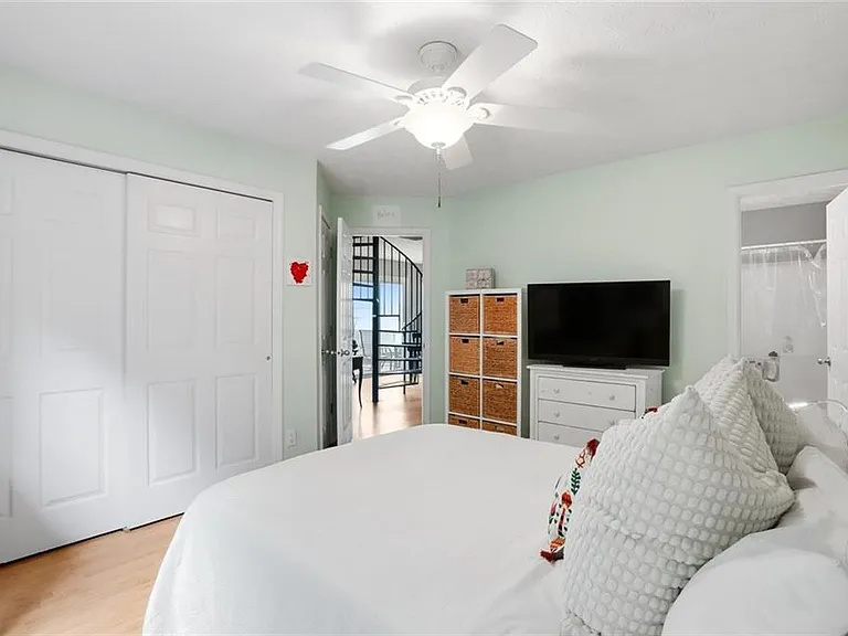 430 Feyston Ct — Photo 15