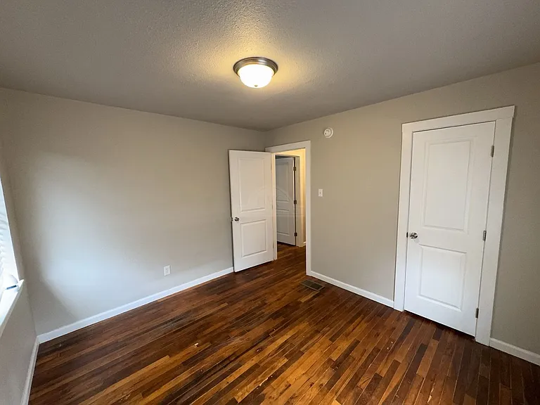 707 N Main St — Photo 17