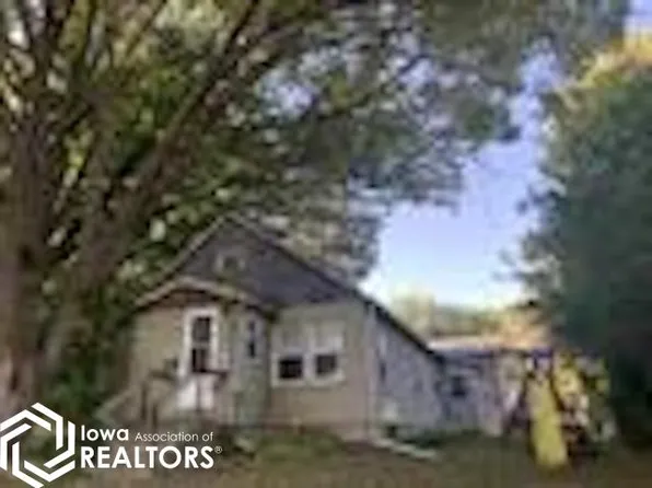 31 2nd St W, Riverside, IA 52327