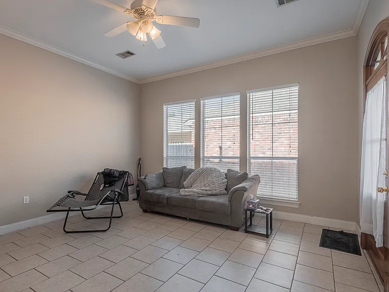 5684 Ducros Dr — Photo 13