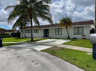 10700 SW 68th St, Miami, FL 33173