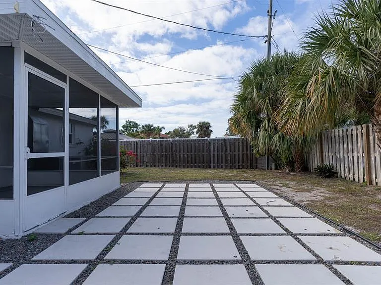 2233 Michele Dr — Photo 11