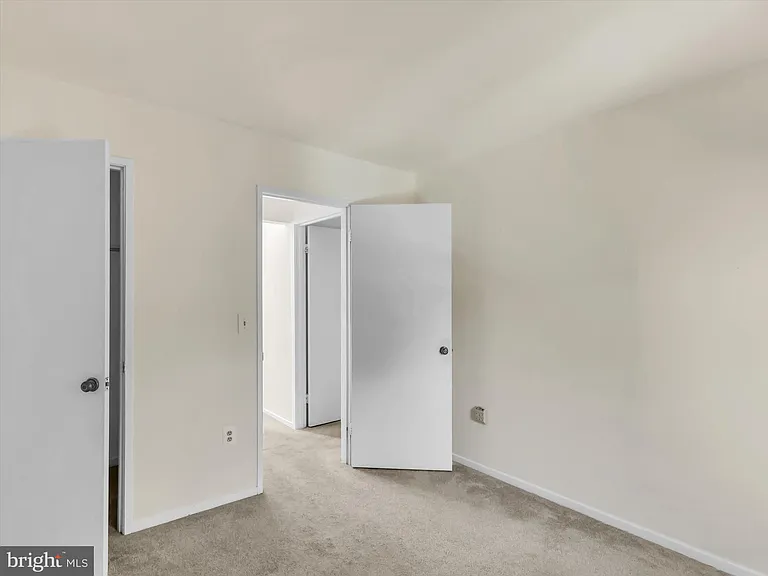 31 Valerian Ct — Photo 16