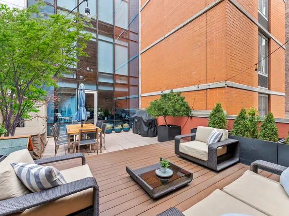 166 West 18th Street image 1 of 18