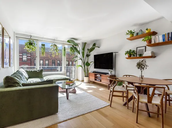 311 E 11th St #6D, New York, NY 10003