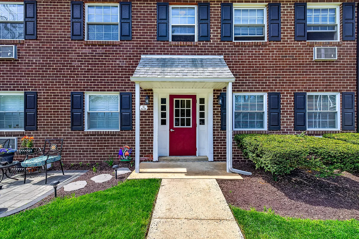 Building G - 4701 Pennell Rd #G11