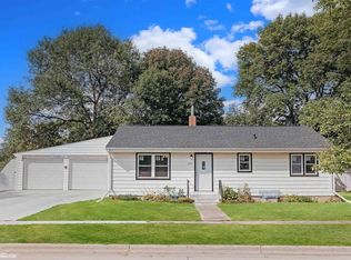 209 S Main St, Buffalo Center, IA 50424