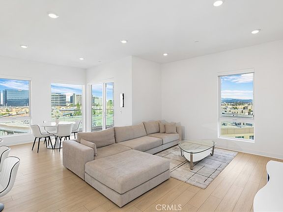 5th image of 3700 Rivington