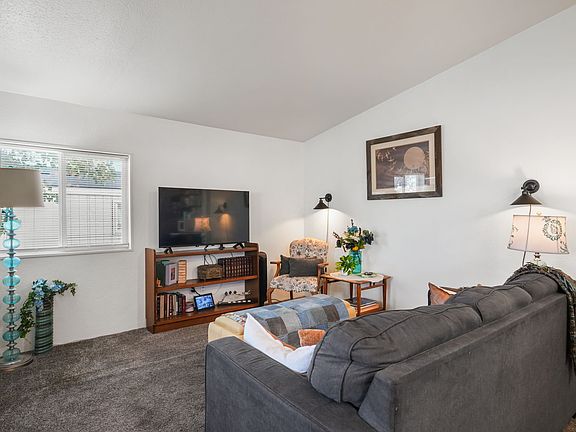 4th image of 1542 N 150 E