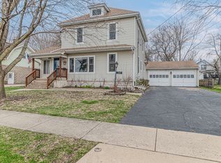 1507 N Riverside Dr, McHenry, IL 60050