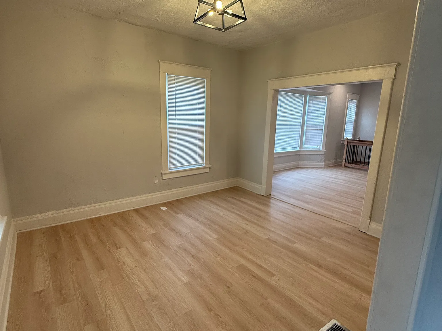 3 bed, 1232 sqft, $1,800 — Photo 2