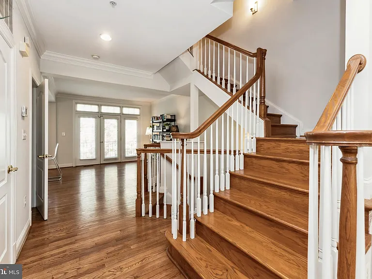 7489 Carriage Hills Dr — Photo 16