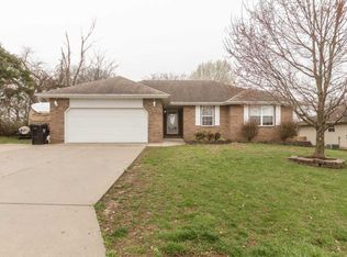 104 W Warren Ave, Ozark, MO 65721