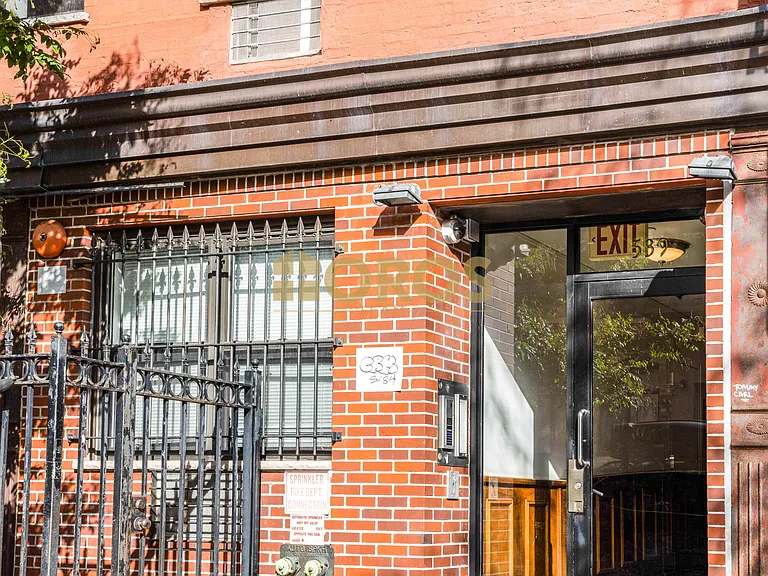 539 E 6th St #4D — Photo 7