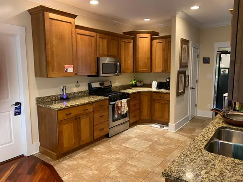 Big kitchen with granite counter tops - 13 Catalina Ct