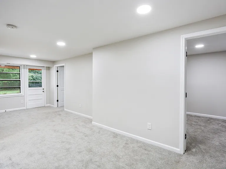 607 Densley Dr — Photo 12