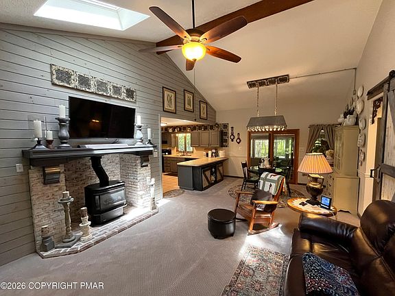 2nd image of 115 Aspen Dr
